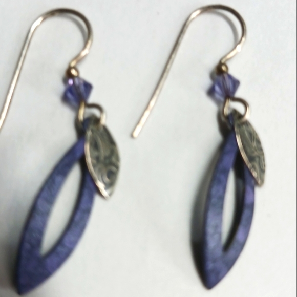 Vintage Earrings - Picture 1 of 1